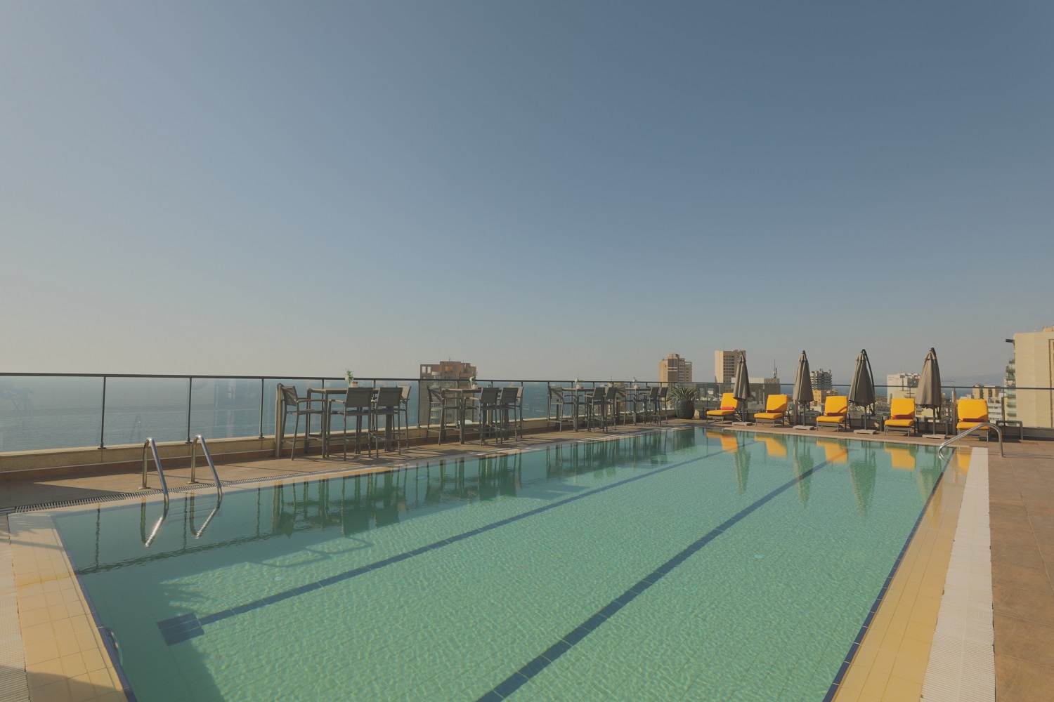 Aquarius Pool Bar & Terrace Raouché Arjaan	