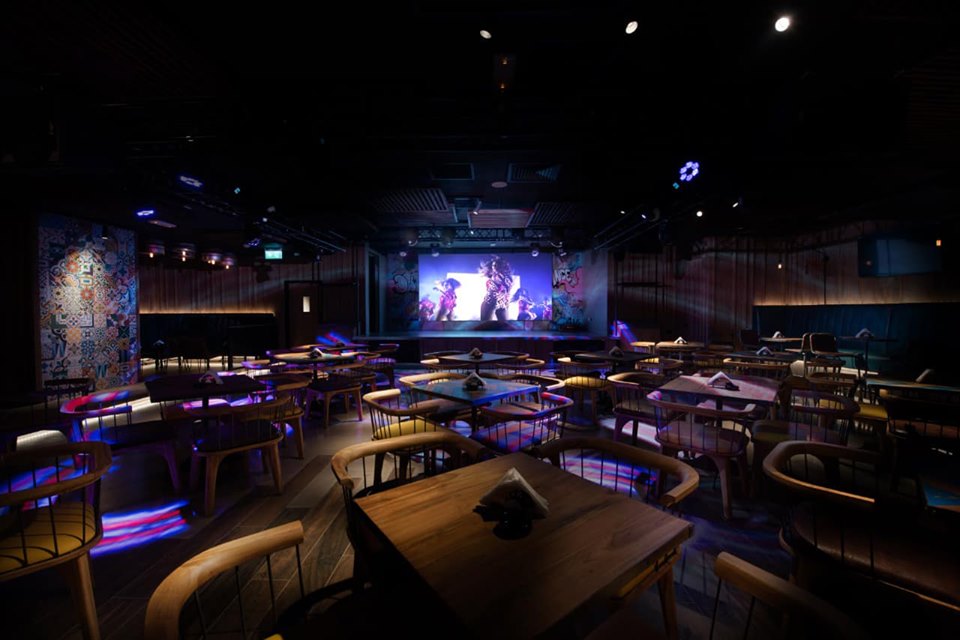 El Barrio Restro & Lounge