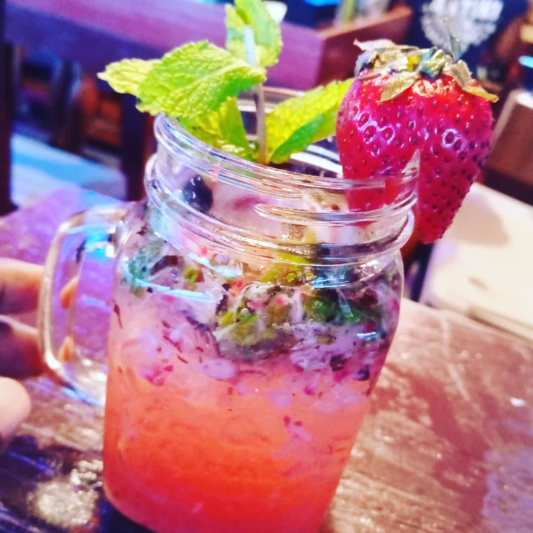 Antiki Floating Bar & Grill