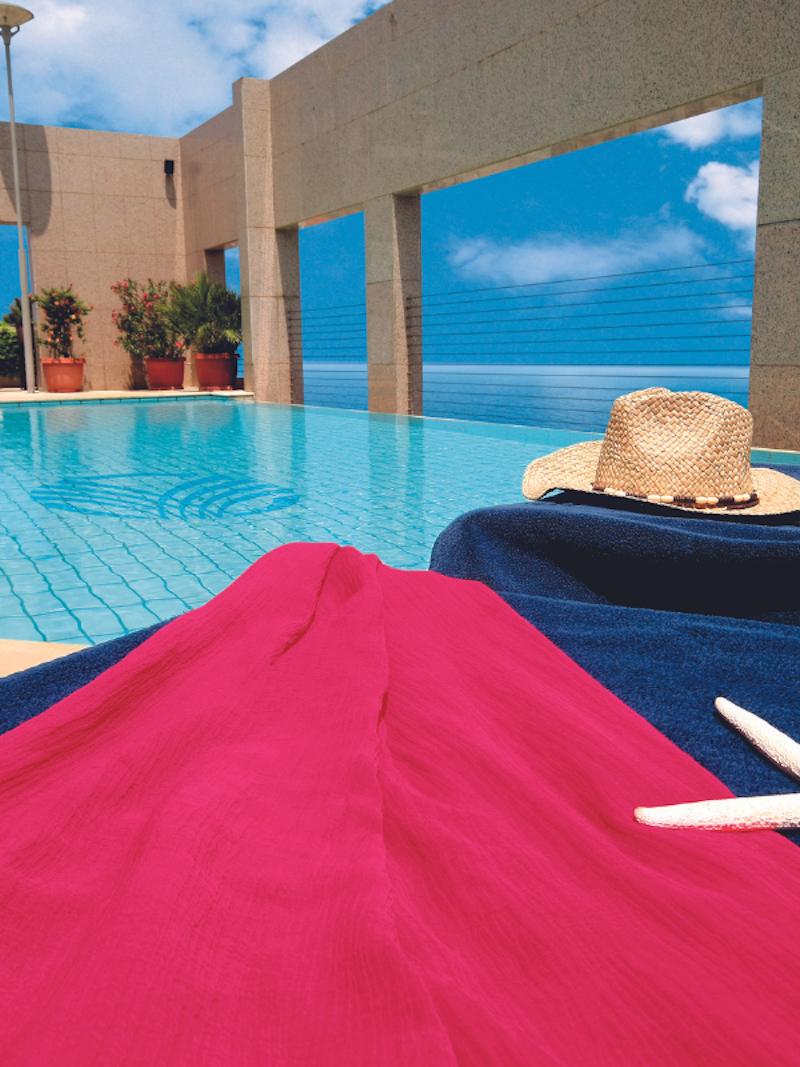 Aquarius Pool Bar & Terace