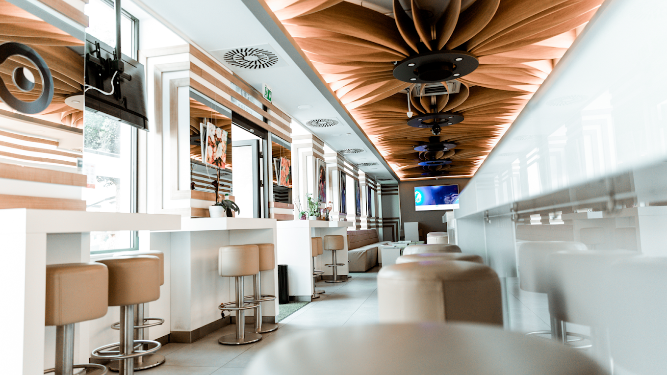 Cafe Vision & Lounge