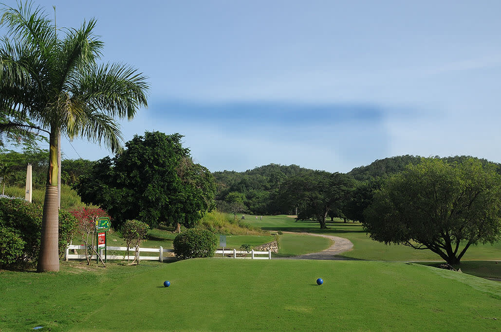 Caymanas Golf Club, Saint Catherine Parish