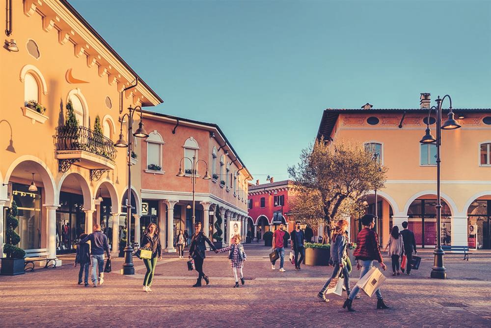 Fashion District Outlet