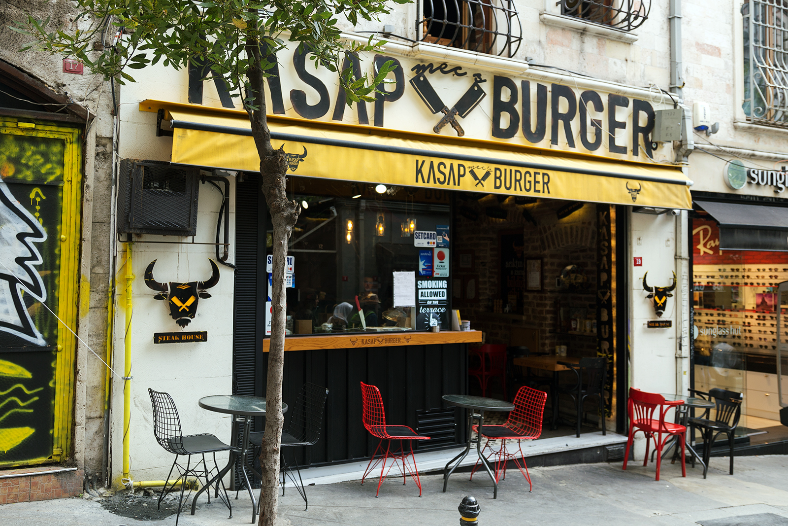 Mec’s Kasap Burger & Steakhouse