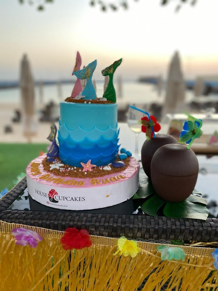 Naxos women’s beach