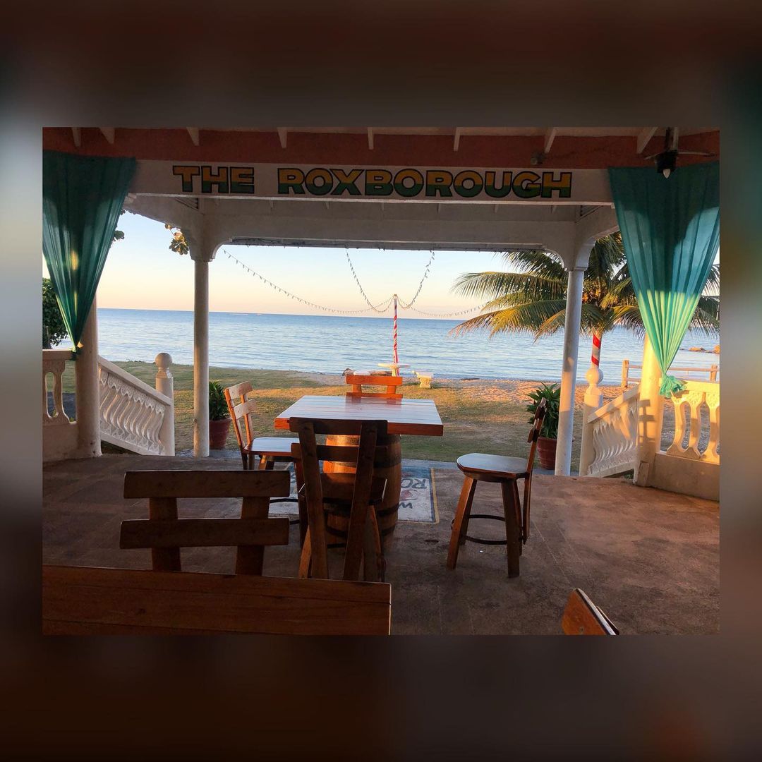 Roxborough Bar and Grill