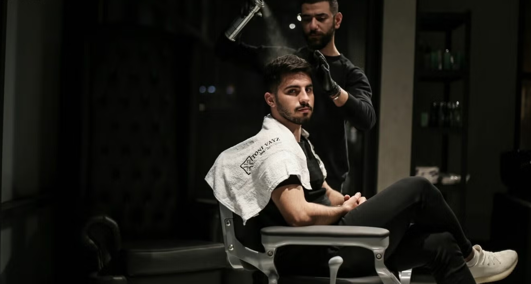 TONI VAYZ | Elite Lounge