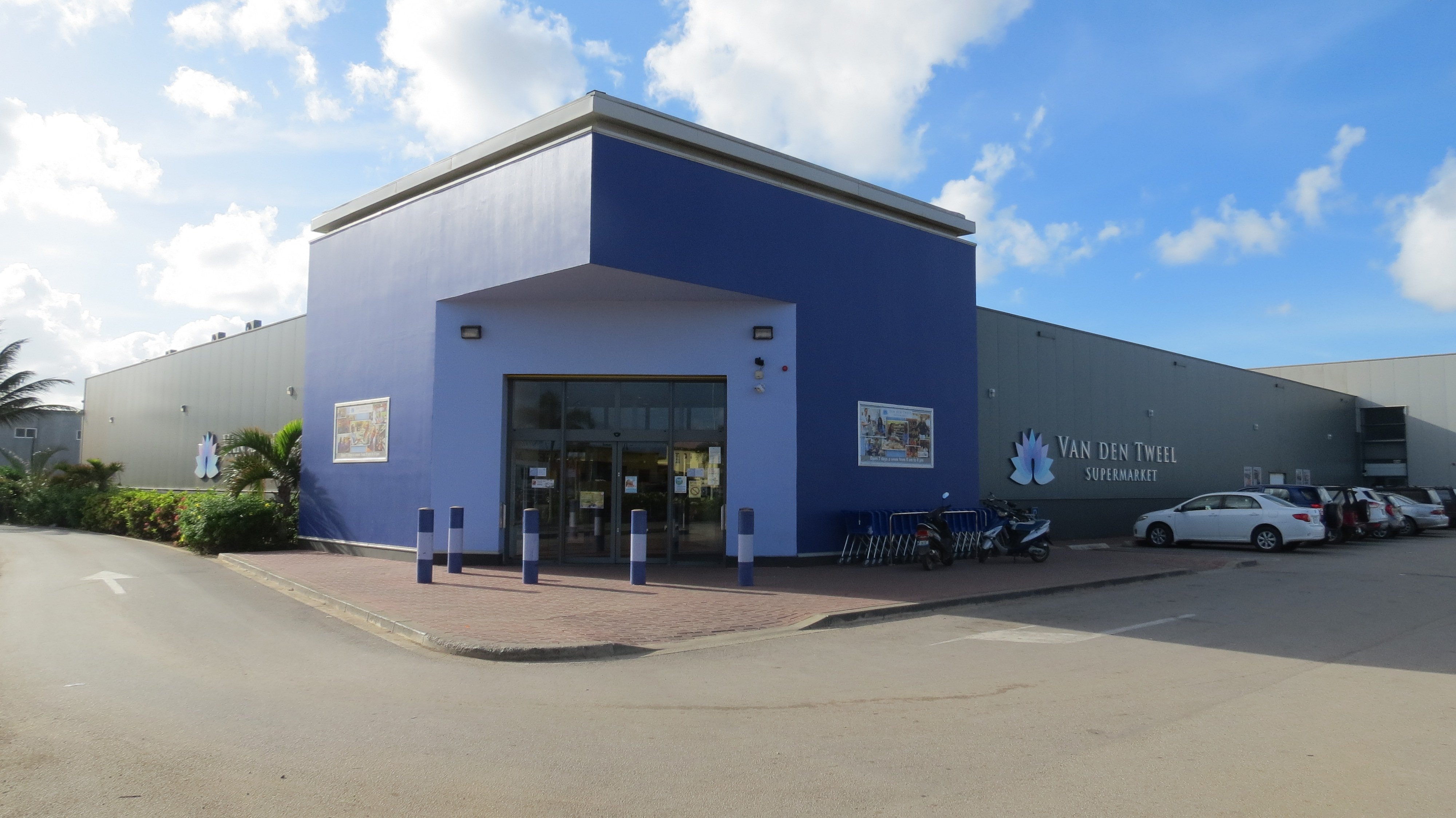 Van den Tweel Zeelandia Supermarket